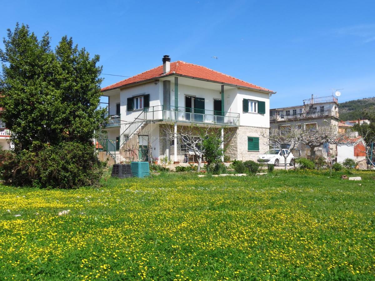 Apartments Grubisin Tribunj  Exterior photo