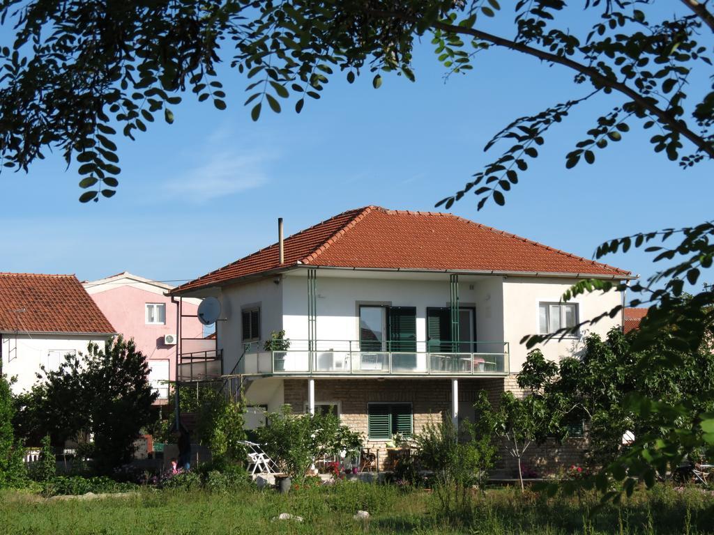 Apartments Grubisin Tribunj  Exterior photo